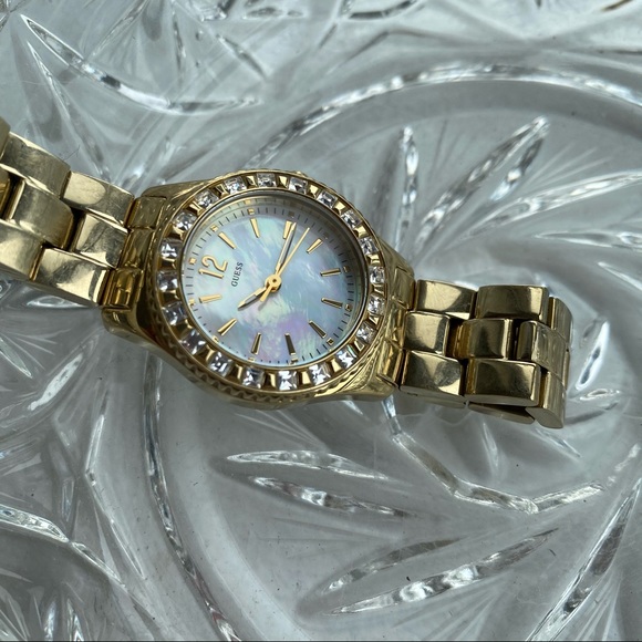 ‼️Sold in Bundle‼️Guess Mother of Pearl Watch - Picture 10 of 12
